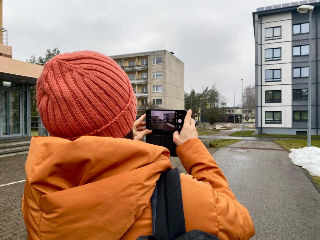 FoREfront-tutkijat tutustumassa Tallinnan korjausrakentamiskohteisiin